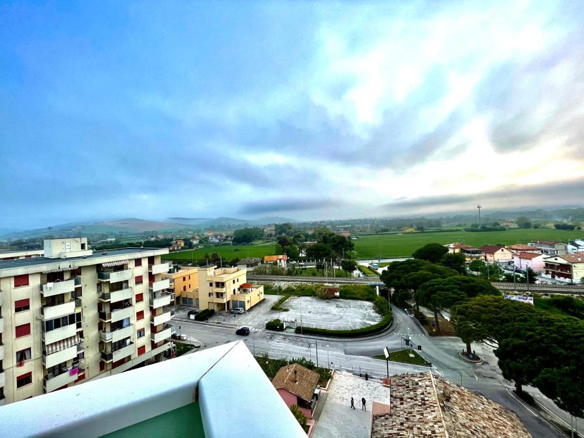 Apartamento Oltre L'Orizzonte Fermo Exterior foto