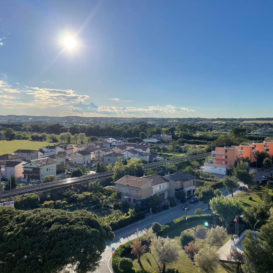 Apartamento Oltre L'Orizzonte Fermo Exterior foto